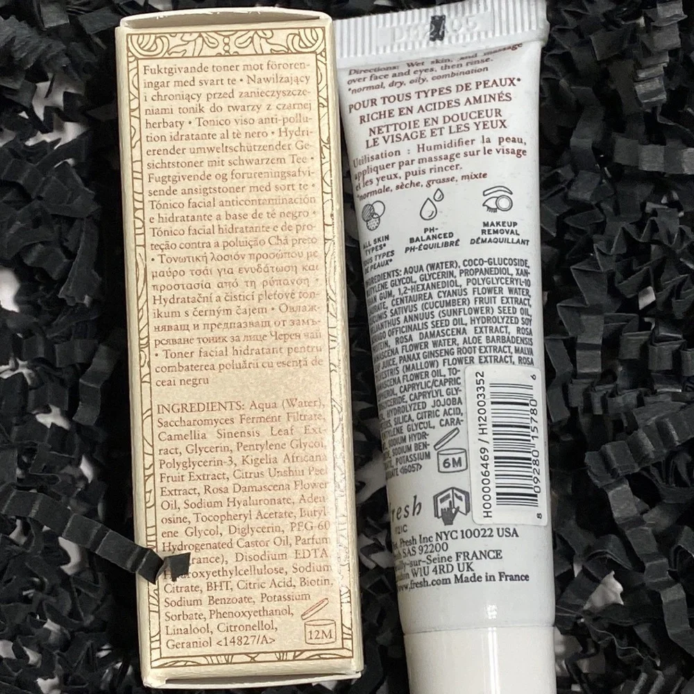 Gift bag FRESH Soy Face Cleanser & Kombucha Facial Treatment Essence travel size